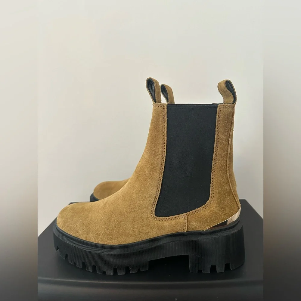 MAJE Ankle Platform Chelsea Boot Gold Accent NWOB Size 40